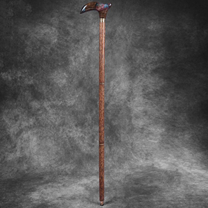 Bâton de marche traditionnel en bois avec finition en écorce naturelle, canne de marche en bois de qualité supérieure pour le marché des cadeaux, bâton de randonnée artisanal en bois dur - Product Image 4
