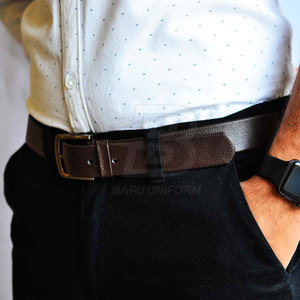 Cinturón de Cuero Casual con Acabado Liso, Cinturón de Cuero Elegante para Jeans y Uso Diario - Product Image 4