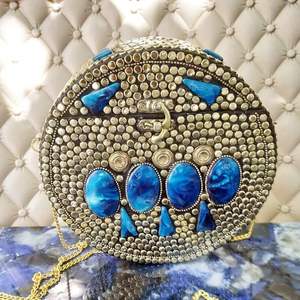 กระเป๋าคลัทช์คริสตัลงานฝีมือสำหรับผู้หญิง ตกแต่งด้วยเงินโบราณ - Product Image 3