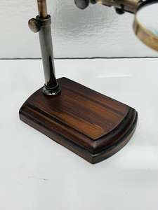 Lupa Ajustable de Latón Antiguo con Base de Madera |   Lupa de Escritorio Clásica - Product Image 3