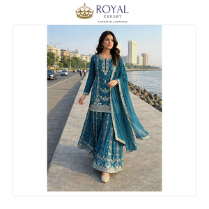 Collection de vêtements traditionnels haut de gamme en soie Chinnon avec broderies, collection de costumes pakistanais pour occasions spéciales, en vente - Product Image 5