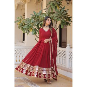 Ensemble de designer pour femmes avec broderie multi-paillettes Robe élégante à paillettes - Product Image 3