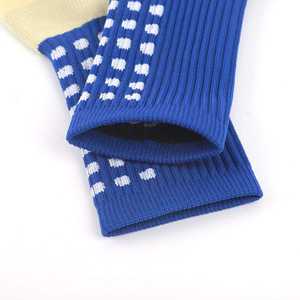 Calcetines de Fútbol Antideslizantes de Alta Calidad – Calcetines Transpirables Antideslizantes para Fútbol y Gimnasio para Hombre - Product Image 2