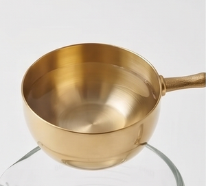 Tazas Medidoras Premium Estilo Tazón Dorado de Acero Inoxidable con Asa Metálica Grabada, Perfectas para Cocinar, Utensilios de Cocina - Product Image 3