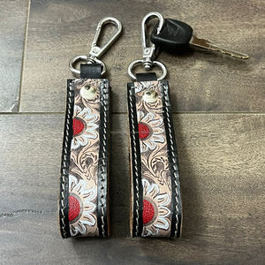 พวงกุญแจหนังวัวเป็นเครื่องมือที่หรูหรามาใหม่พวงกุญแจส่วนบุคคลที่กำหนดเองสำหรับเป็นของขวัญเครื่องประดับสายรัดข้อมือที่ไม่ซ้ำกันสำหรับ unisexv - Product Image 5