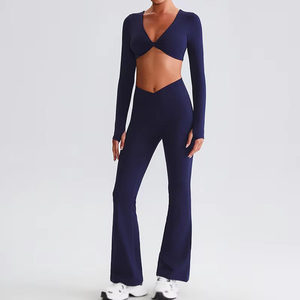 Ensemble de yoga 2 pièces pour femme en tissu Spandex/Nylon respirant, séchage rapide, écologique, avec short en dentelle et soutien-gorge de sport taille mi-haute, personnalisable - Product Image 1