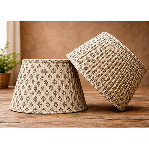 Abat-jour en lin imprimé avec motif de feuilles botaniques |   Abat-jour en tissu beige naturel |   Lampe décorative de table, de sol et suspendue - Product Image 1
