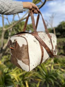 Bolsa de Viaje de Cuero Genuino Hecha a Mano de Lujo con Cierre de Cremallera y Gran Capacidad, Modelo LHODB-0025 - Product Image 6