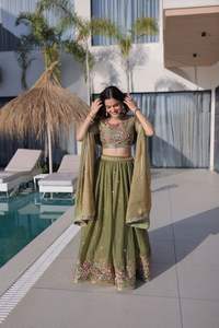 Vêtements ethniques indiens en soie Fendi avec un magnifique travail de broderie multi-fils, ensemble Lehenga Choli avec dupatta pour les mariages - Product Image 6