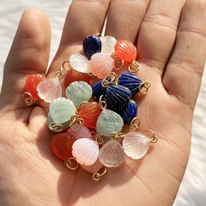 Colgante de Concha Marina Tallada en Cuarzo Rosa, Bañado en Oro, con Gema, Joyería Boho Costera, Regalo para Mujer, Hecho a Mano, Inspirado en la Playa - Product Image 6