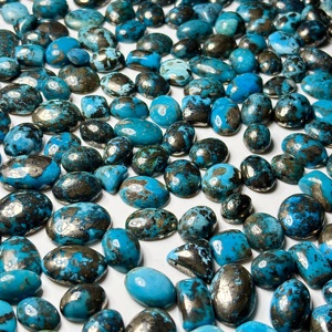 Pierres précieuses en turquoise naturelle de Morenci, formes variées, pierres polies, fabrication de bijoux, vente en gros - Product Image 2