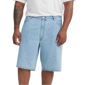 Shorts en jean bleu clair pour homme, style américain polyvalent, coupe droite ample, avec fermeture éclair à cinq points, tricoté fin, couleur unie, idéal pour l'été. - Product Image 1