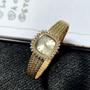 Montre-bracelet de luxe pour femme 2025, dorée, ornée de diamants, mouvement à quartz de haute qualité, acier inoxydable, cadran carré, aiguilles en laiton - Product Image 1