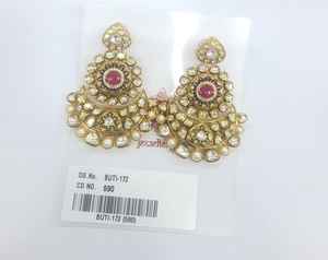 Ensemble de boucles d'oreilles fantaisie en or plaqué or, perles et pierres Kundan traditionnelles indiennes, pour femmes et filles, vente en gros. - Product Image 5