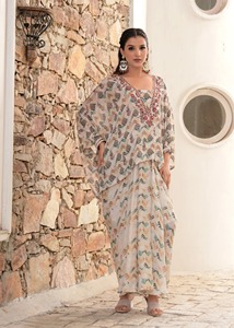 Ensemble kaftan et jupe drapée brodés Zardozi ivoire, style fusion - Product Image 4