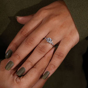 Anillo de compromiso de oro macizo de 18 quilates certificado por IGI con Marquesa, siete piedras, corte redondo, Diamante cultivado en laboratorio, regalo de boda para fiestas - Product Image 6