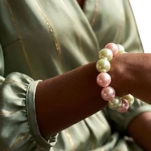 Bracelet Perles Rose Vert Bubble Gum pour Femme, Bijou Tendance, Bracelet Perlé Élégant, Accessoire de Poignet en Perles, Idéal pour Soirées, Cadeau - Product Image 6