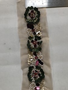 Borde de Encaje Floral 3D Bordado a Mano, Sexy y de Lujo, con Cuentas de Perlas y Lentejuelas Mate en Capas sobre Tul Transparente - Product Image 3