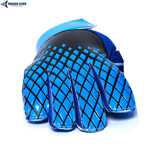 Guantes de Portero Profesionales con Logotipo Personalizado, Transpirables, Cierre de Gancho y Bucle, Palma de Látex con Agarre Fuerte, Protección para Dedos y Pulgar - Product Image 3