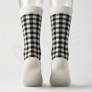 Chaussettes ras du cou pour hommes, couleur unie, tricotées, respirantes, en coton, polyester et élasthanne, pour usage quotidien en automne, style classique - Product Image 2