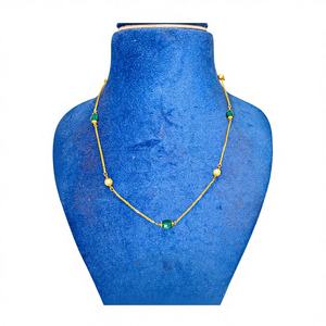 Elegante Collar de Cadena Plateada con Cristales Cuadrados Color Verde Azulado y Perlas, Joyería Minimalista de Moda para Mujer - Product Image 1