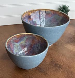 Tazón de Postre de Cerámica Hecho a Mano con Esmalte Reactivo Vibrante, Acabado Artístico, Diseño Profundo y Compacto, Apto para Alimentos, para Vajilla de Lujo - Product Image 4