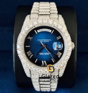 นาฬิกาข้อมือผู้ชายแบบอนาล็อก หน้าปัดสีน้ำเงินเข้มสไตล์ฮิปฮอป ประดับเพชรโมอิสซาไนต์ทรงกลมเจียระไนแบบบริลเลียนท์ พร้อมตัวเลขโรมัน - Product Image 6