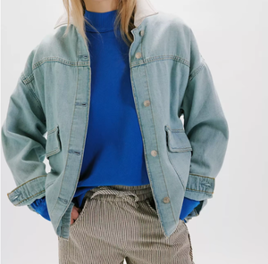 Chaqueta vaquera azul claro lavada para mujer, estilo oversize vintage con botones, abrigo de mezclilla para primavera, ropa urbana, venta al por mayor OEM - Product Image 4