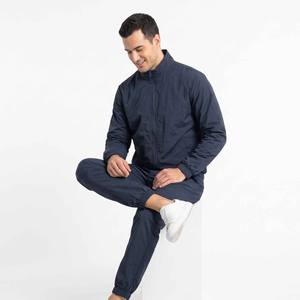 Conjuntos de Chándal de Nylon Personalizados para Hombre, Chaqueta Cortavientos Holgada con Franjas y Sudadera con Capucha Reflectante - Product Image 1