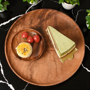 Assiette de service classique en bois d'acacia artisanal, écologique, pour la décoration de la cuisine et l'usage domestique quotidien - Product Image 5