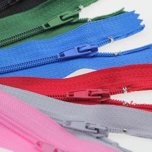 Fermeture éclair séparée à extrémités ouvertes de haute qualité, en plastique durable, disponible en plusieurs couleurs, pour vestes, manteaux et vêtements - Product Image 4
