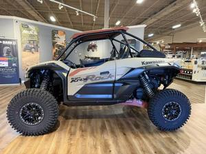 รถอเนกประสงค์ Teryx KRX 1000 Rock Edition รุ่นประหยัดน้ำมัน เครื่องยนต์ 4 จังหวะ ได้รับการรับรองมาตรฐาน EPA - Product Image 4