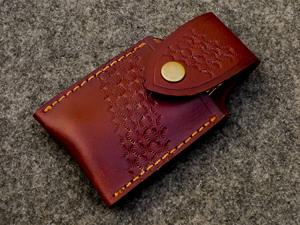 Cuchillo Plegable de Acero de Damasco Hecho a Mano con Mango Grabado a Mano y Funda de Cuero - Cuchillo de Bolsillo EDC Personalizado con Bloqueo Liner Lock - Product Image 6