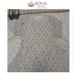 Vente en gros de costumes Dhoti Salwar en pur faux georgette de haute qualité pour femmes, parfaits pour les mariages et les occasions festives - Product Image 2