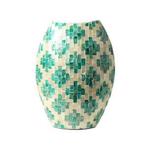 Jarrón de Nácar Natural, Regalo Decorativo de Lujo Hecho a Mano en Vietnam - Product Image 1