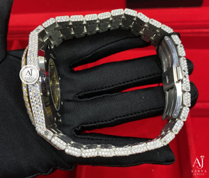 AARVA JEWELS Men's Luxury Diamond Watch Metal & Gemstones Round Case 40mm Analog Quartz Date Display Hidden Clasp - Product Image 4