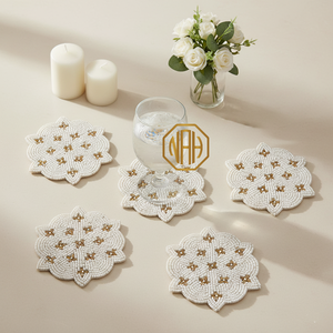 Posavasos de Té con Cuentas Hechas a Mano, Edición de Lujo, Ecológico, 10 mm de Grosor, Moderno y Elegante, con Diseño de Cruz Dorada y Perlas Blancas Decorativas - Product Image 1