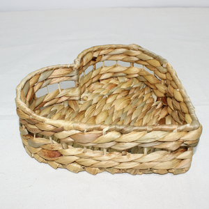 Panier de rangement en jacinthe d'eau naturelle tressé à la main, écologique, moderne, en forme de cœur, décoratif pour bureau, ouvert, vente en gros - Product Image 3