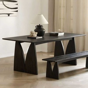 Ensemble de table à manger en bois massif design, base géométrique sculpturale, mobilier de salle à manger moderne et luxueux, déclaration architecturale - Product Image 1