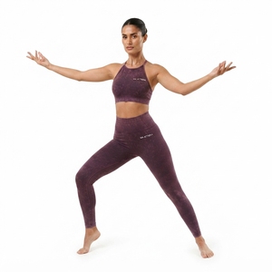 Conjunto Deportivo para Mujer Color Borgoña con Efecto Desgastado, Bra Deportivo y Leggings de Cintura Alta para Yoga, Gimnasio, Fitness y Ejercicio - Product Image 4