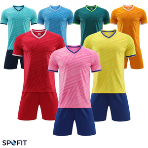 เสื้อฟุตบอลสั่งทำพิเศษ ชื่อทีมและหมายเลขส่วนตัว ผ้าโพลีเอสเตอร์ 100% สำหรับผู้ใหญ่ แห้งเร็ว คอวี ทรงพอดีตัว/ทรงปกติ สำหรับเล่นกีฬา - Product Image 1