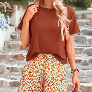 Conjuntos de mujer a la moda para verano, camisetas de manga corta con cuello en U y conjuntos cortos 100% algodón, conjunto de 2 piezas extragrande para mujer - Product Image 1