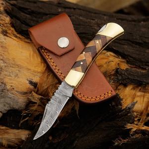 Couteau pliant de haute qualité en acier Damas de qualité industrielle, manche en bois d'olivier et de palissandre, embout en laiton, étui, couteau de chasse EDC de poche - Product Image 1