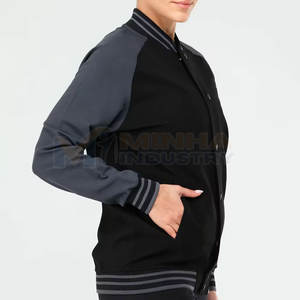 Veste Letterman pour femme la plus vendue, style unique, 100% laine, design chaud, en vente - Product Image 4