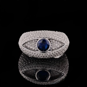 Anillo de cóctel de lujo en plata 925 con forma de ojo, con diamantes pavé y piedra principal de zafiro, unisex, para uso diario. - Product Image 1