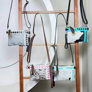 Bolso Bandolera de Cuero Vacuno Repujado de Primera Calidad Hecho a Mano, Bolso de Mano con Patrón a Cuadros, Bolso Tipo Clutch Boho para Mujer - Product Image 4