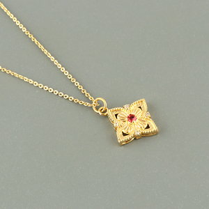 Collar chapado en oro estilo vintage con múltiples gemas redondas pequeñas y colgante de trébol con circonitas, joyería de moda para mujer. - Product Image 3