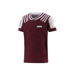 Fabricante personalizado de ropa deportiva especializado en jerseys GAA que ofrece opciones de tela ligera y transpirable que absorbe el sudor - Product Image 1