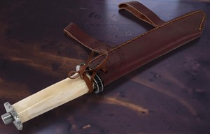 Nouveau couteau Seax Viking médiéval en acier à haute teneur en carbone forgé à la main, lame de 10 pouces, manche en os de chameau, ambidextre, finition hautement polie - Product Image 6
