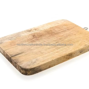 Grande planche à découper artisanale en bois pour rehausser votre expérience culinaire - Product Image 1